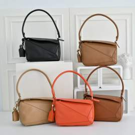 Picture of Loewe Handbags _SKUfw239916201fw